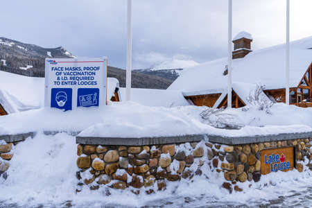 Lake Louise, Alberta, Canada - January 11 2022 : Lake Louise Ski Resort Main Lodge.のeditorial素材