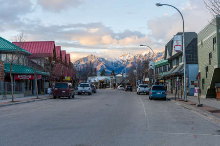 Jasper, Alberta, Canada - May 4 2021 : Street view of Town Jasper in dusk. Patricia Street.のeditorial素材