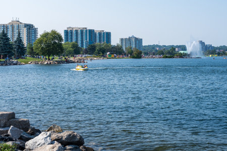 Barrie, Ontario, Canada - July 25 2021 : Downtown Barrie curves around the shore of Kempenfelt Bay, Lake Simcoe in summer time.のeditorial素材
