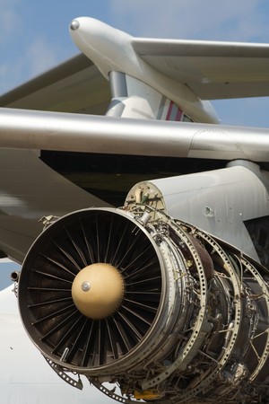 service of aircraft jet engines
