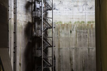 Vertical shaft