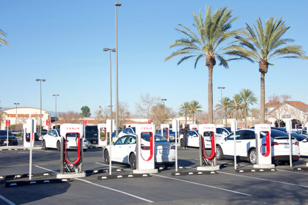 Mira Loma, CA - Jan 24, 2022: Tesla supercharging station in Home Depot store parking lot.
Tesla Supercharger stations allow Tesla cars to be fast-charged at the network within an hour.のeditorial素材
