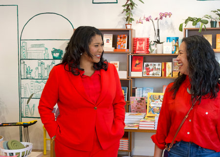 San Francisco, CA - Feb 6, 2024: Mayor London Breed touring a new shop in Chinatown, promoting and supporting local small business owners.のeditorial素材