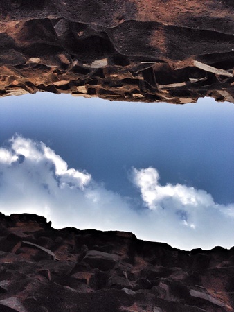 Clouds between the wallsの素材