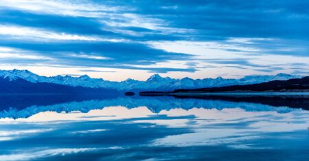 It's Blue Hour Over Lake Pukaki, New Zealandの写真素材