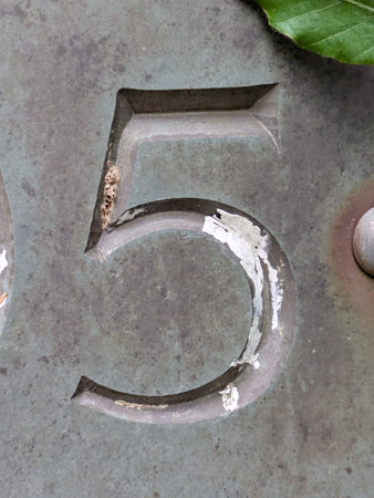 Written Wording in Distressed State Typography Found Ransom Number Font 5 Five