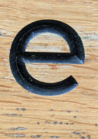 Written Wording in Distressed State Typography Found Ransom Letter Eの写真素材