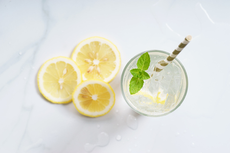 lemon soda with fresh lemon slices and mint leavesの写真素材