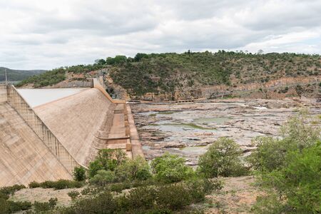 Burdekin Falls Dam with no water flowing over the spillwayの写真素材
