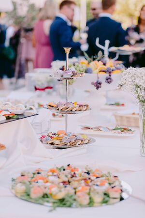 dessert appetizers for parties. Sweek cakes and cookies catering.