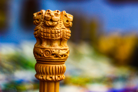 miniature wooden replica of Ashoka Stambha. An ancient historic indian monument.Lion face Pliiar of Ashoka, Indian national emblem.の写真素材