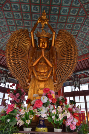 Daxiangguo temple qianshouqianyan Guanyinのeditorial素材