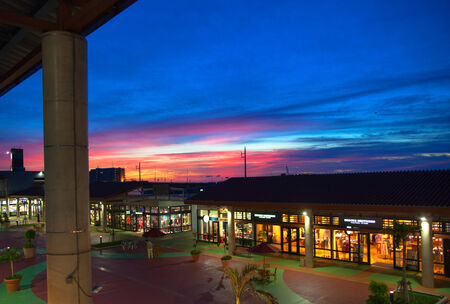 Sunset viewed from the shopping mall のeditorial素材