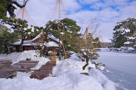 Kenroku-en Garden of the snow covering, Kanazawa, Japanのeditorial素材