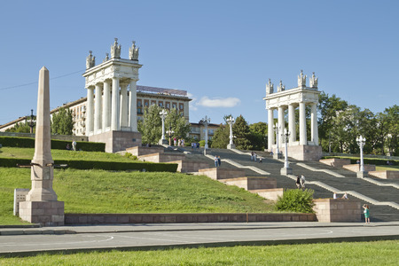 VOLGOGRAD - AUGUST 30:View marble staircase and the main architectural gates of the city - white Propylaea on the Central promenade of the city . August 30, 2014 in Volgograd, Russia.のeditorial素材