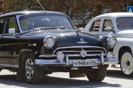 VOLGOGRAD - SEPTEMBER 6:Exhibition of vintage cars in celebration of the 425th anniversary of the city . September 6, 2014 in Volgograd, Russia.のeditorial素材