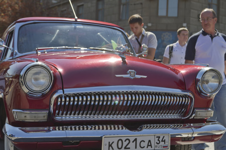 VOLGOGRAD - SEPTEMBER 6:Exhibition of vintage cars in celebration of the 425th anniversary of the city . September 6, 2014 in Volgograd, Russia.のeditorial素材