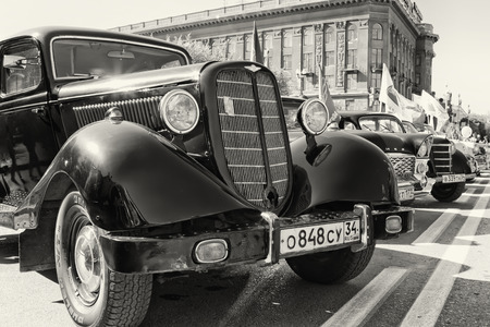 VOLGOGRAD - SEPTEMBER 6:Exhibition of vintage cars in celebration of the 425th anniversary of the city . September 6, 2014 in Volgograd, Russia.のeditorial素材