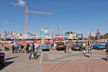 VOLGOGRAD - SEPTEMBER 10:Exhibition of retro cars produced in the USSR on the forecourt in the city day. September 10, 2016 in Volgograd, Russia.のeditorial素材