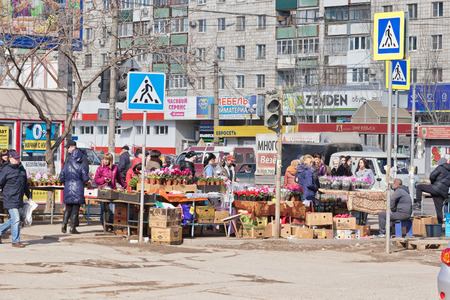 VOLGOGRAD - MARCH 5: Selling flowers on the streets on the eve of international women's day. March 5, 2017 in Volgograd, Russia.のeditorial素材