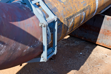 Joining of metal pipe and outlet 90 degree large diameter through a chain of centralizerの写真素材