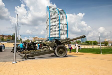 VOLGOGRAD - MAY 4: Exhibition of military vehicles and artillery in the open air in the city Park
. May 4, 2019 in Volgograd, Russia.のeditorial素材