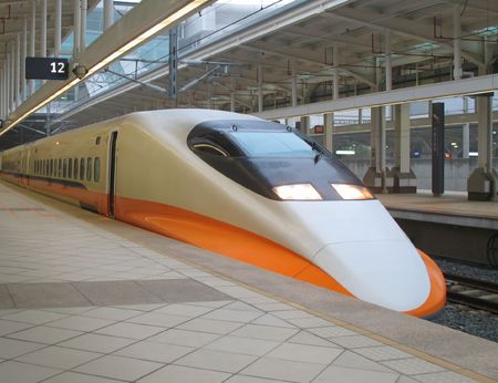 An engine of the recently finished Taiwan high speed railway waiting in Zuoying Stationのeditorial素材