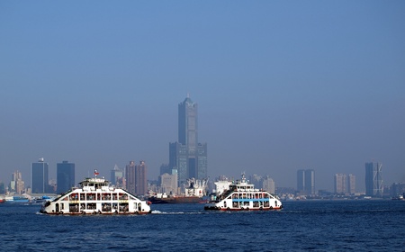KAOHSIUNG, TAIWAN, MAY 1: The tourism bureau reports a marked increase in visitors from mainland China and Hong Kong on May 1, 2012 in Kaohsiung. A popular attraction for tourists is the ferry to Chijin Island pictured here.のeditorial素材