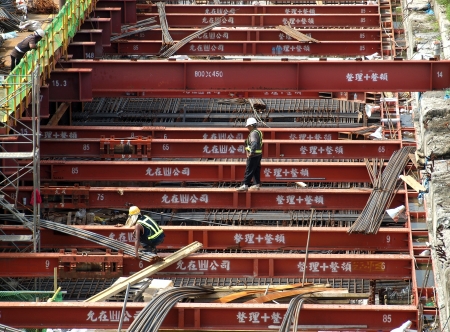 KAOHSIUNG, TAIWAN -- MAY 20: Construction continues on the Kaohsiung Light Rail System, with the central government announcing increased financial support on May 20, 2013 in Kaohsiung.のeditorial素材