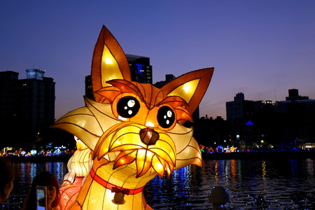 KAOHSIUNG, TAIWAN -- FEBRUARY 19, 2018: Colorful lanterns are on display  on the banks of the Love River during the 2018 Lantern Festival to welcome the Year of the Dog.のeditorial素材