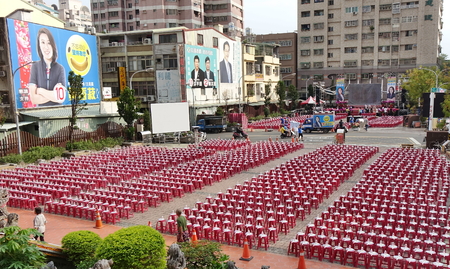 KAOHSIUNG, TAIWAN -- OCTOBER 19, 2018: Stools, water and fans are prepared for a rally for city council candidate Huang Xiangshu of the KMT in the run up for the November 24 elections.のeditorial素材