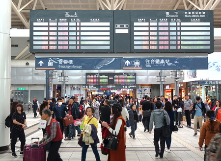 KAOHSIUNG, TAIWAN -- JANUARY 5, 2019: Commuters and travelers crowd the concourse of the Taiwan High Speed Railway station in Zuoying.のeditorial素材