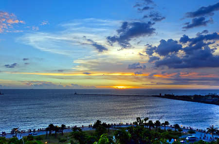 Beautiful sunset outside Sun Yat-sen University in Kaohsiung, Taiwan
の写真素材