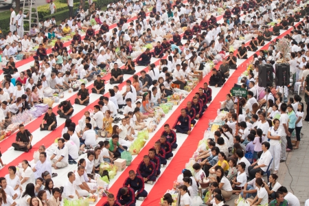 people in giving Buddhist ceremonyのeditorial素材