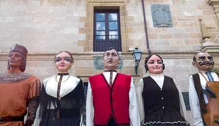 Zamora, Spain - August 29, 2015: Giants and big heads Giants During the celebration of the Cultural Summer 2015 zamora, exhibition and parade, festival include costumed figures Known as Giants Giants and Big-Heads. Usually the giants are hollow figures seのeditorial素材