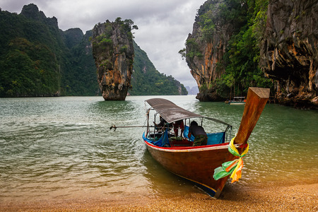 Ko Tapu rock on James Bond Island, Phang Nga Bay, Thailandの写真素材