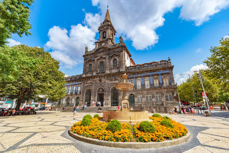 Porto, Portugal - August 11, 2019: Main Altar inside of Carmo Church in Porto, Portugal. Igreja do Carmo was built in the 18th century for Carmelite monks.のeditorial素材