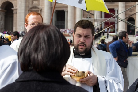 ROME, ITALY - MARCH 19: Benediction during the Pope Francis inauguration ceremony - March 19, 2013 in Rome.のeditorial素材