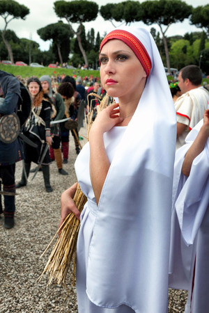ROME, ITALY - APRIL 19, 2015: Birth of Rome festival - Actors dressed as ancient Roman Praetorian soldiers attend a parade to commemorate the 2,768th anniversary of the founding of Rome.のeditorial素材