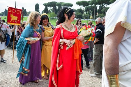 ROME, ITALY - APRIL 19, 2015: Birth of Rome festival - Actors dressed as ancient Roman Praetorian soldiers attend a parade to commemorate the 2,768th anniversary of the founding of Rome.のeditorial素材
