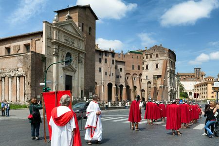 ROME, ITALY - APRIL 19, 2015: Birth of Rome festival - Actors dressed as ancient Roman Praetorian soldiers attend a parade to commemorate the 2,768th anniversary of the founding of Rome.のeditorial素材