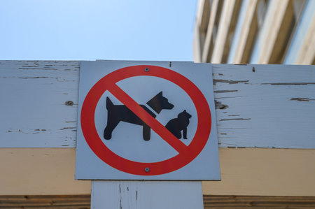 sign prohibiting pets near the poolの写真素材