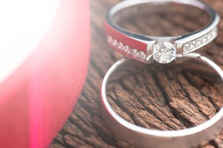 wedding rings on wood, Light Effect