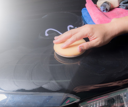 waxing process,polishing the car