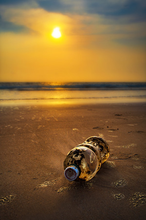 水質汚染の写真 イラスト素材一覧 110 902件 ストックフォトのamanaimages Plus