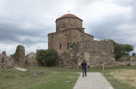 Famos Jvari monastery of the 6-th century, located in ancient Georgian town of Mtskhetaのeditorial素材