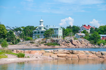 HANKO, FINLAND - JULY 14, 2018: An old house on the shore of the Gulf of Finland. Hanko. Finlandのeditorial素材