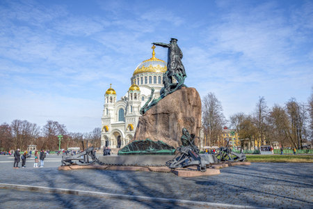 KRONSTADT, RUSSIA - MAY 01, 2022: Monument to the Russian Admiral Makarov on the Anchor Square. Kronstadtのeditorial素材