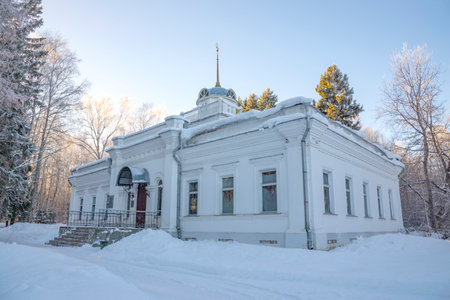PERESLAVL-ZALESSKY, RUSSIA - JANUARY 04, 2023: The White Palace in the Peter I Boat Estate. Pereslavl-Zalessky, Golden ring of Russiaのeditorial素材