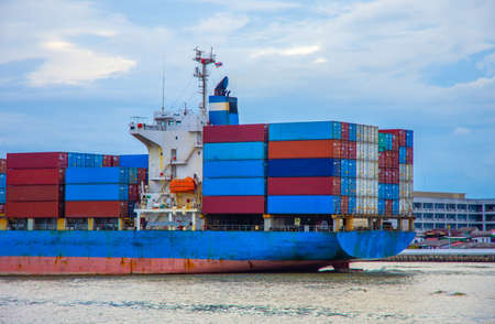 Containers on ships Transport by sea, Samut Prakan, Thailand, 22-08-2020のeditorial素材